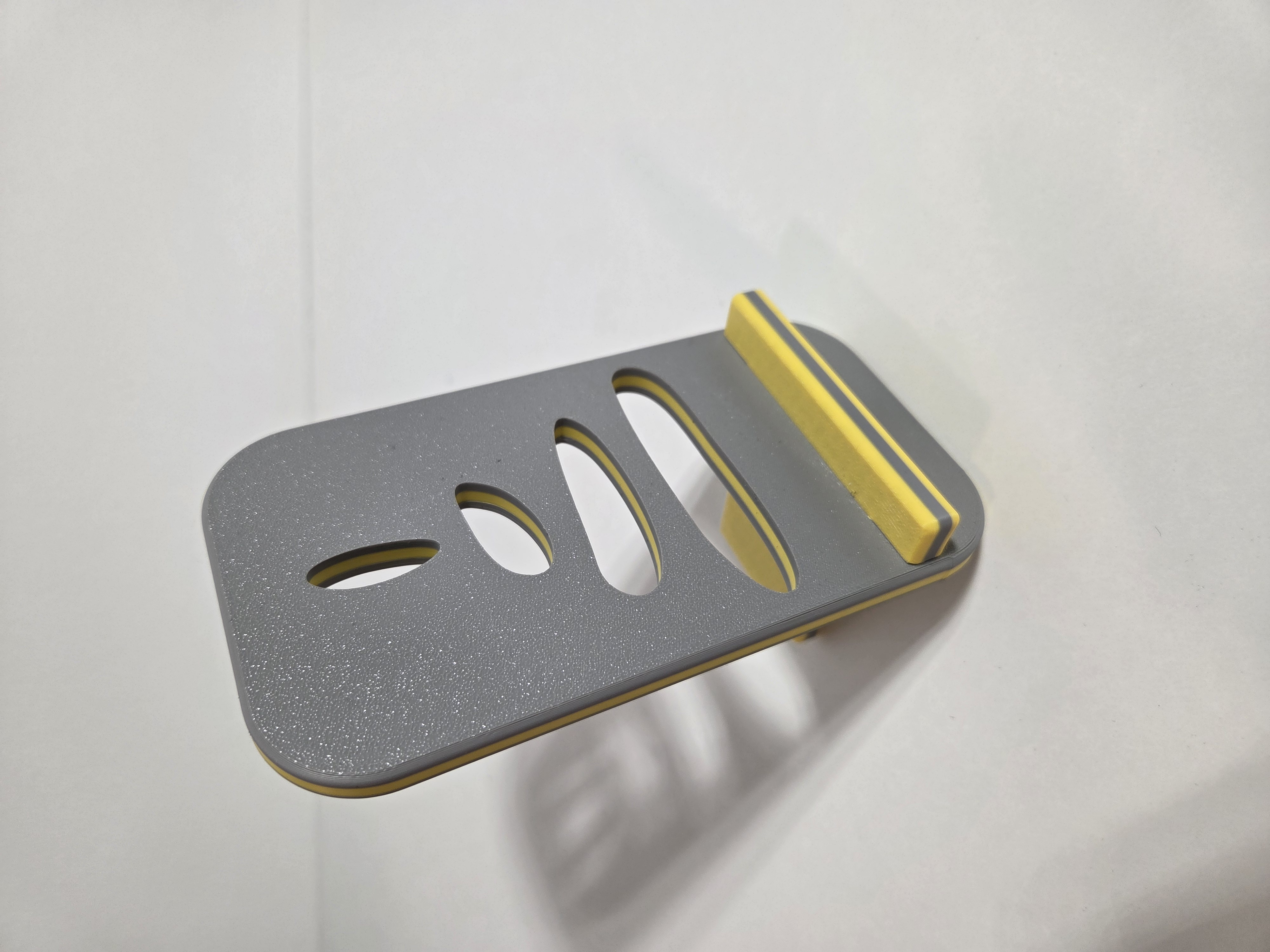 Mobilställ med dekorativt bladmönster – 3D-printat